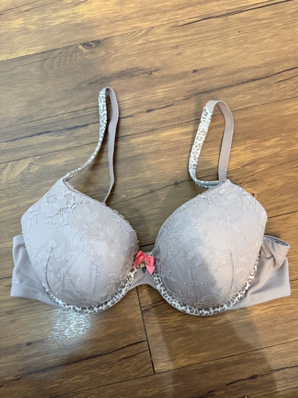 Victoria's Secret Body by Victoria Lined Perfect Coverage Lace Bra Size 36C